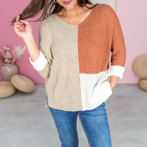 Women’s Boutique Color-block Slouch Sweater - Picture 6 of 8